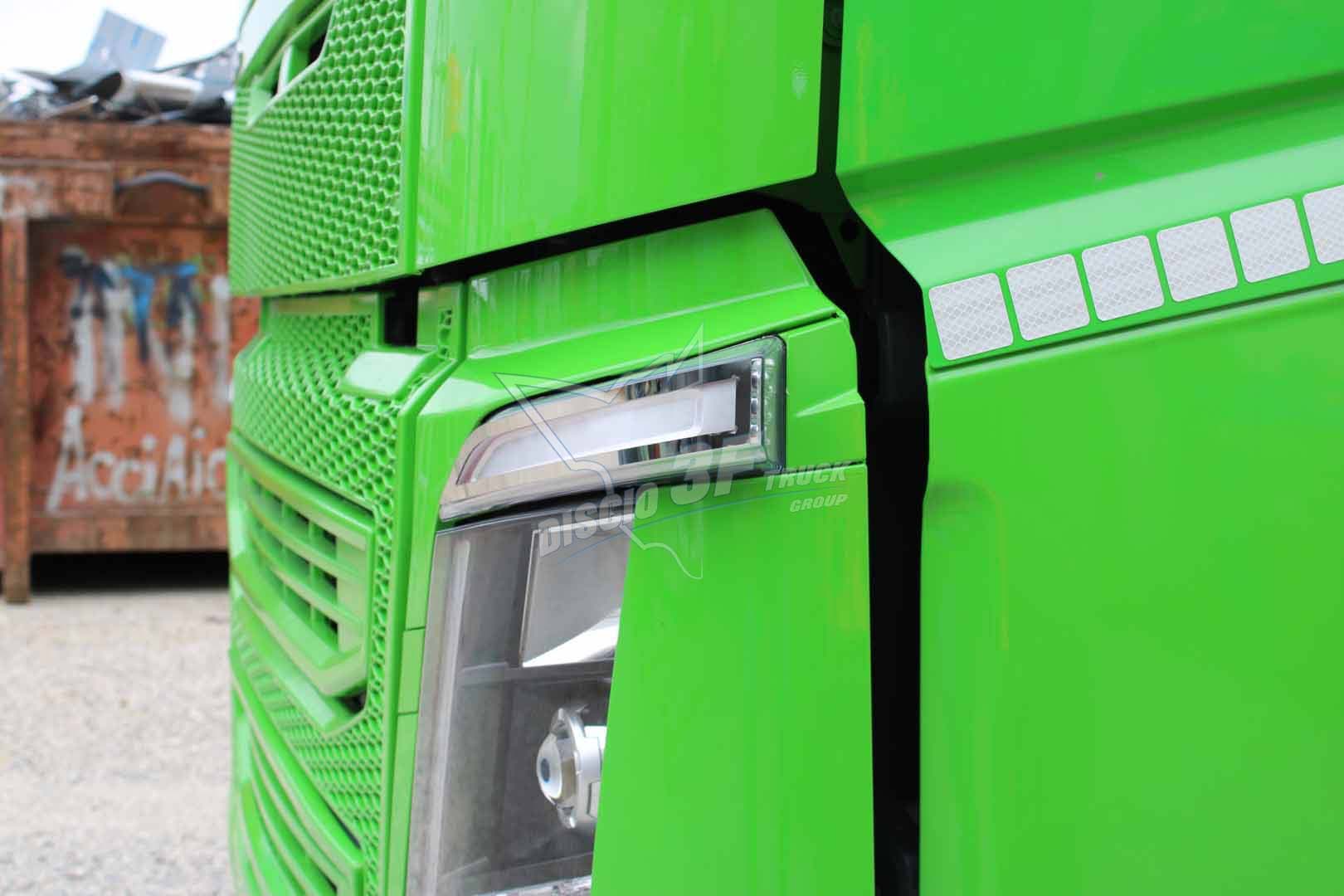 Cornice fendinebbia, Volvo FH4